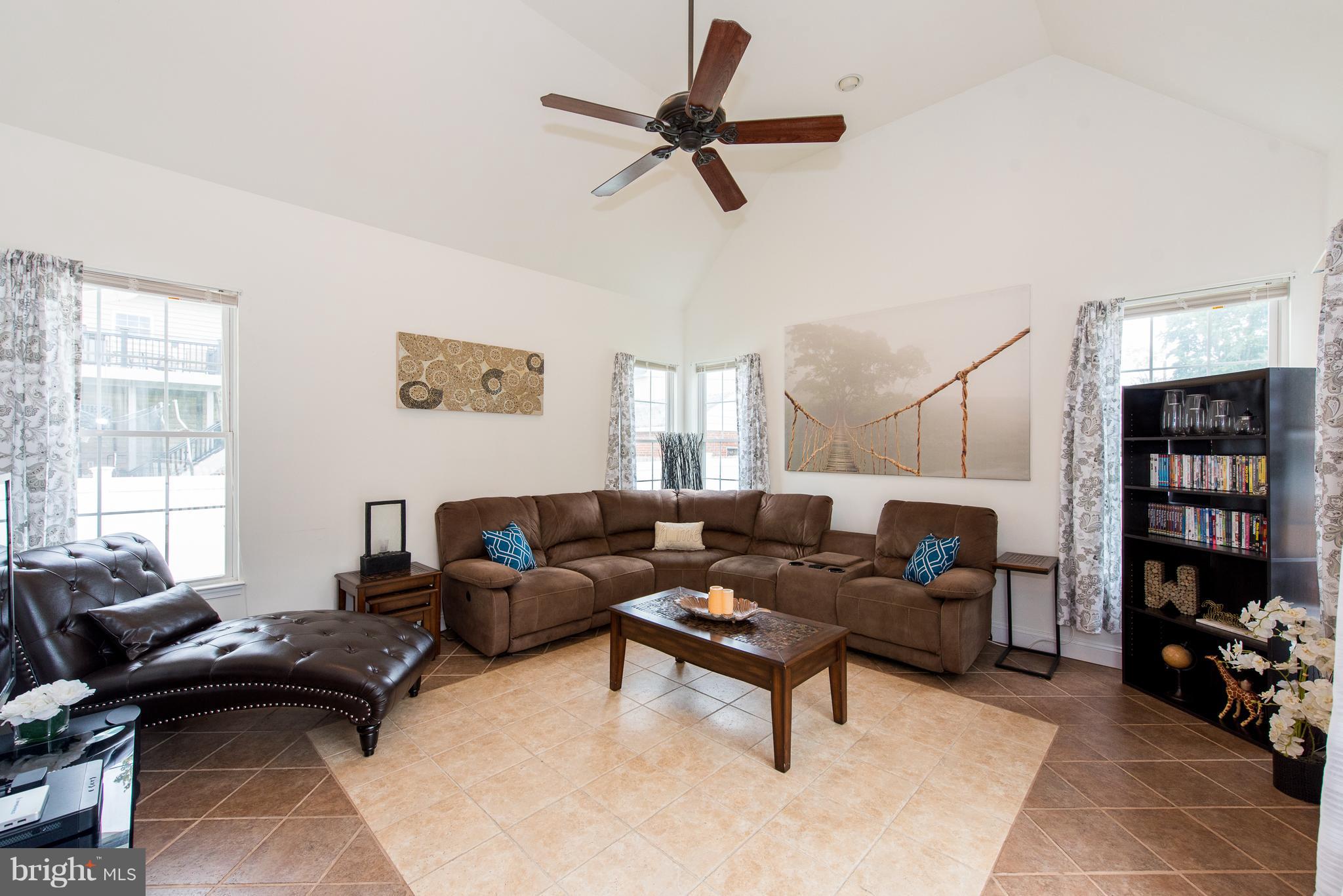 204 Kenwood Road Pasadena, MD 21122 - Photo 15 of 29 Family Room