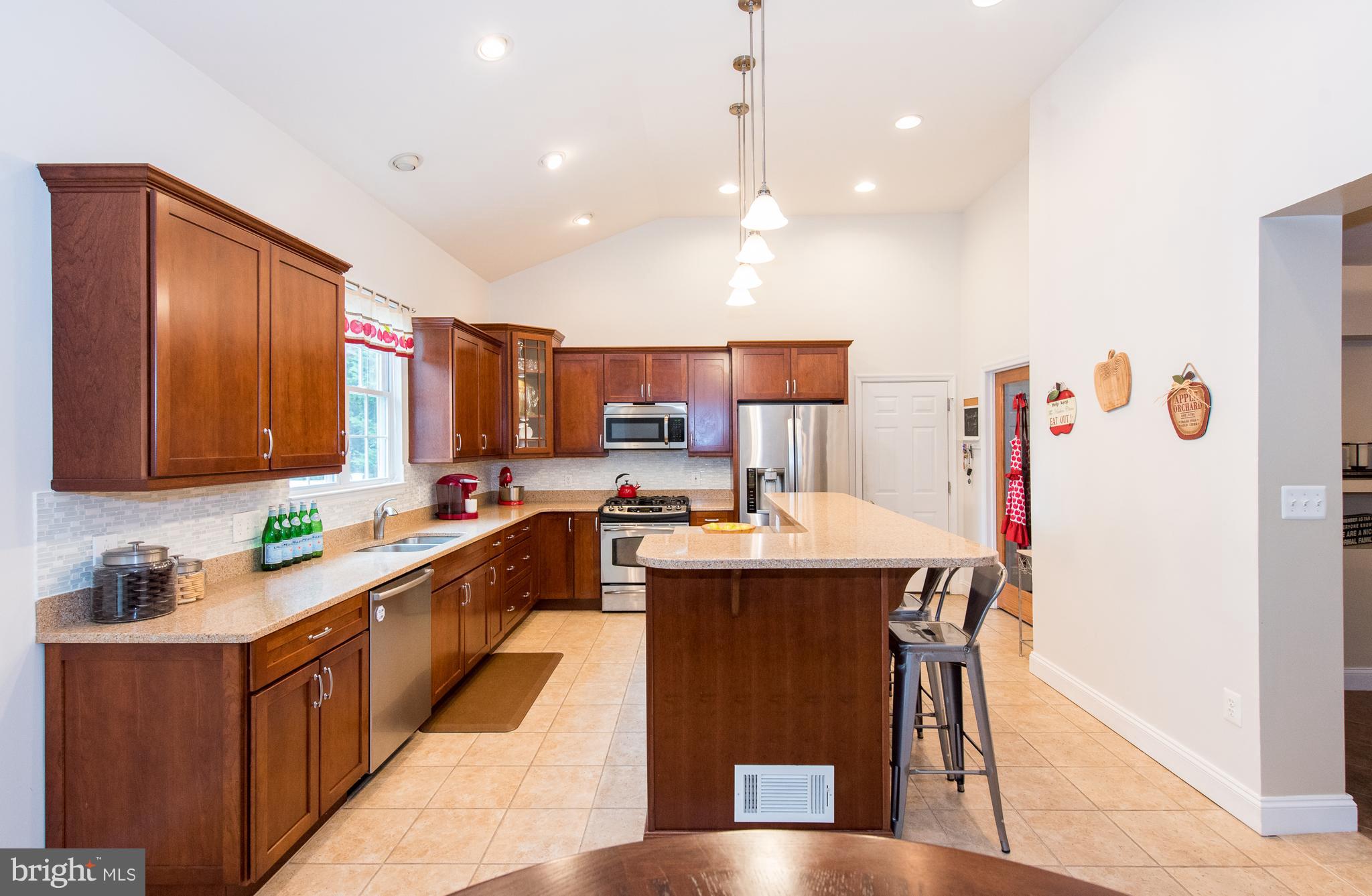 204 Kenwood Road Pasadena, MD 21122 - Photo 10 of 29 Kitchen