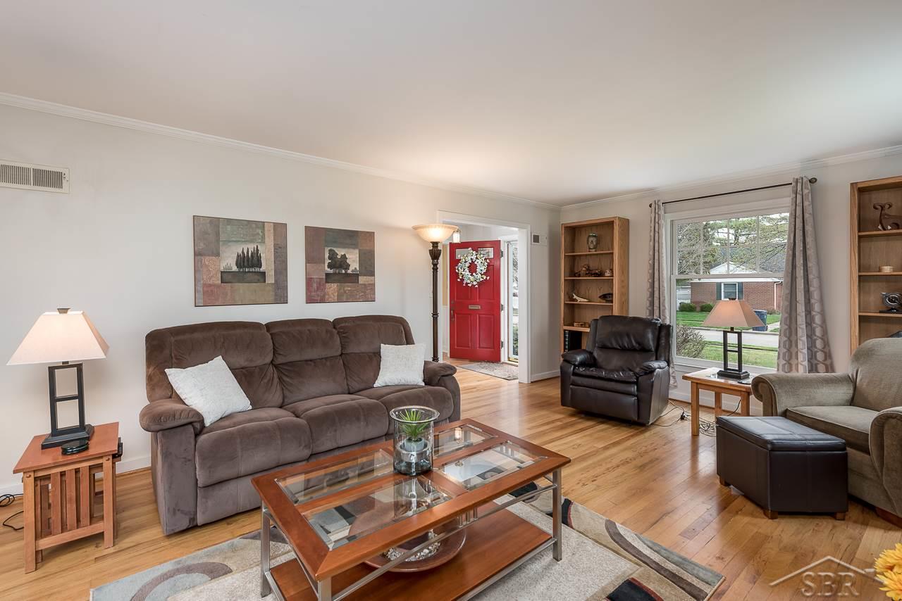 207 Pendleton Street Bay City, MI 48708 - Photo 5 of 23 31380437-4.JPG