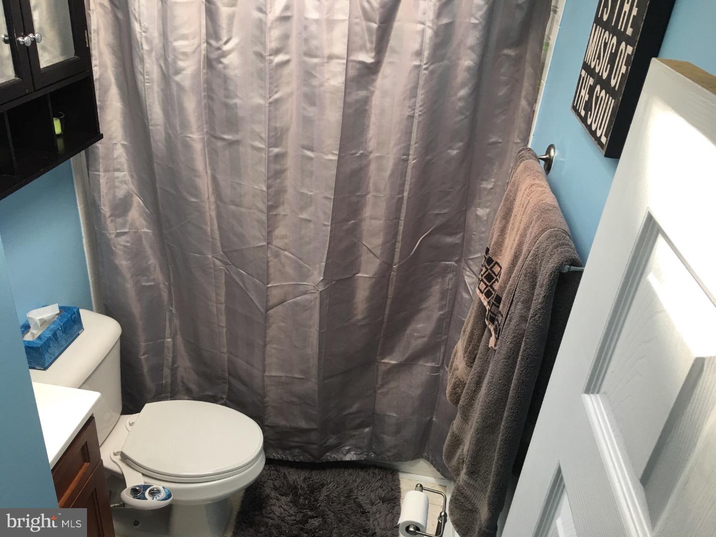 10807 Pedrick Road Philadelphia, PA 19154 - Photo 22 of 25 Bathroom