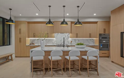 $3,795,000 | 11317 Valley Spring Lane, Studio City, CA 91602