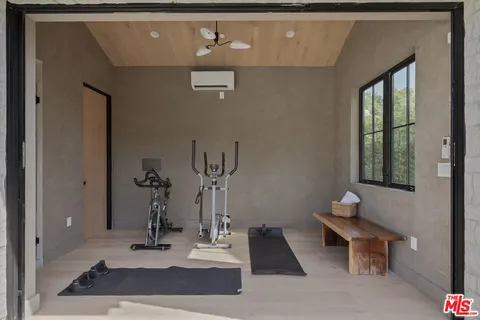 $3,795,000 | 11317 Valley Spring Lane, Studio City, CA 91602