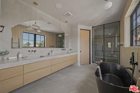 $3,795,000 | 11317 Valley Spring Lane, Studio City, CA 91602