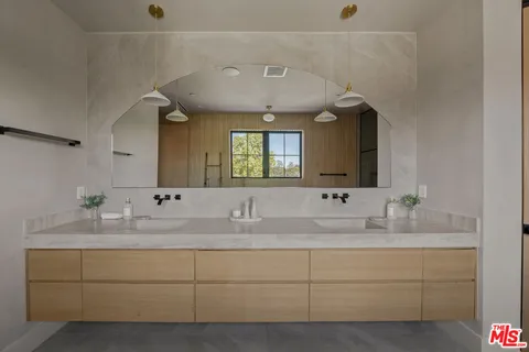 $3,795,000 | 11317 Valley Spring Lane, Studio City, CA 91602