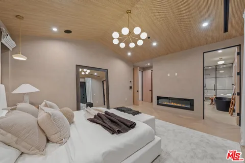 $3,795,000 | 11317 Valley Spring Lane, Studio City, CA 91602