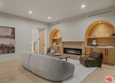 $3,795,000 | 11317 Valley Spring Lane, Studio City, CA 91602