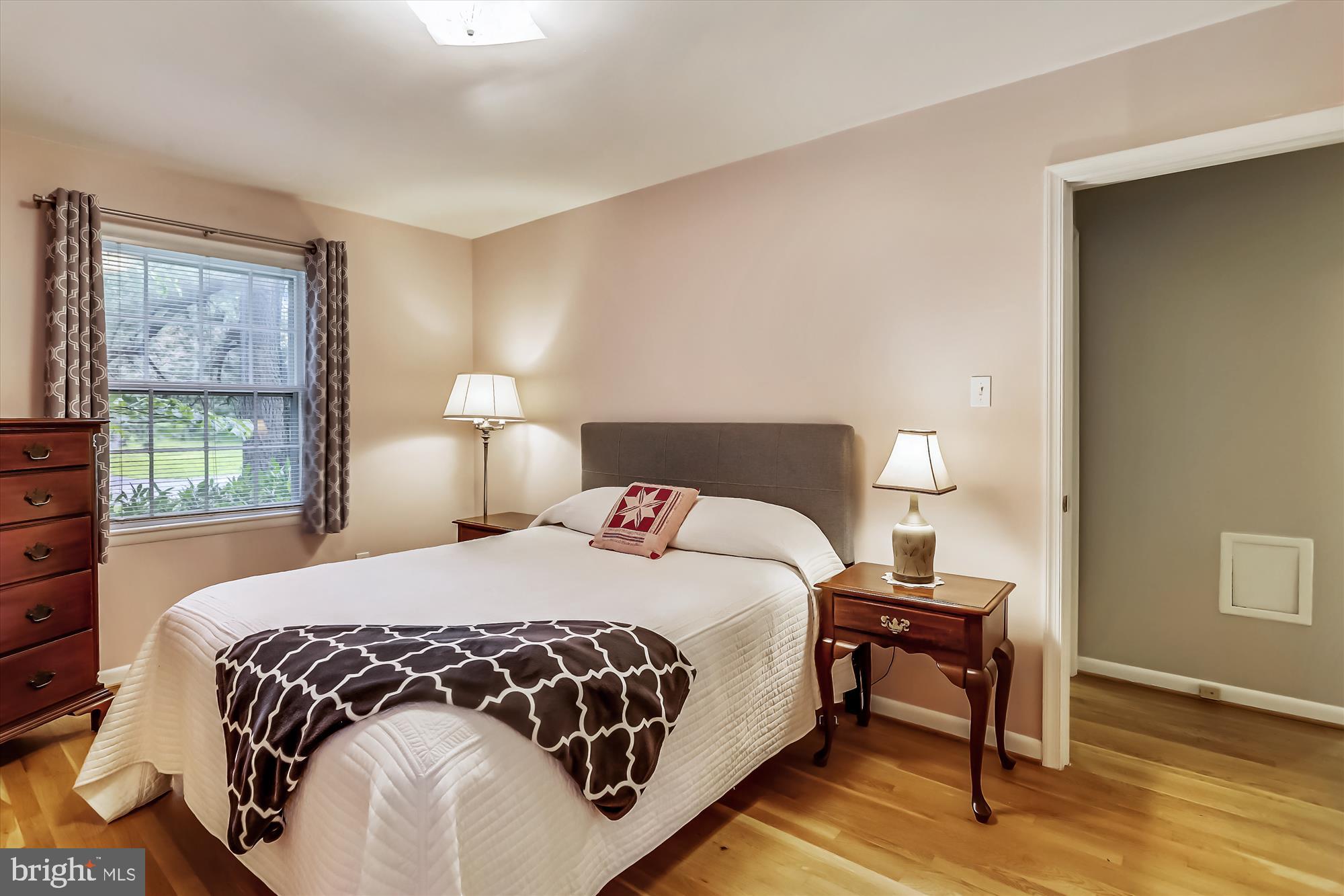 2121 Drury Road Silver Spring, MD 20906 - Photo 25 of 56 Good sized bedroom 2