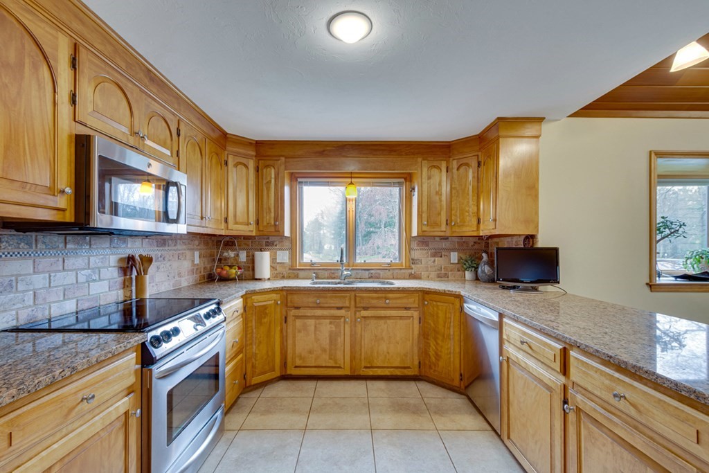 20 Cosma Road Easton, MA 02356 - Photo 8 of 34 Gallery Image 8