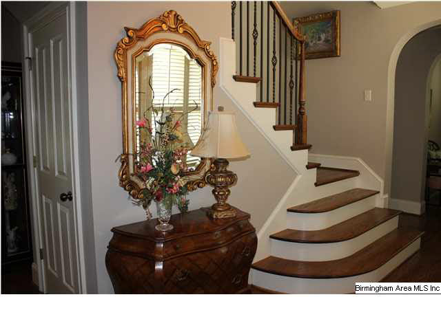 5696 Chestnut Trace Birmingham, AL 35244 - Photo 2 of 31