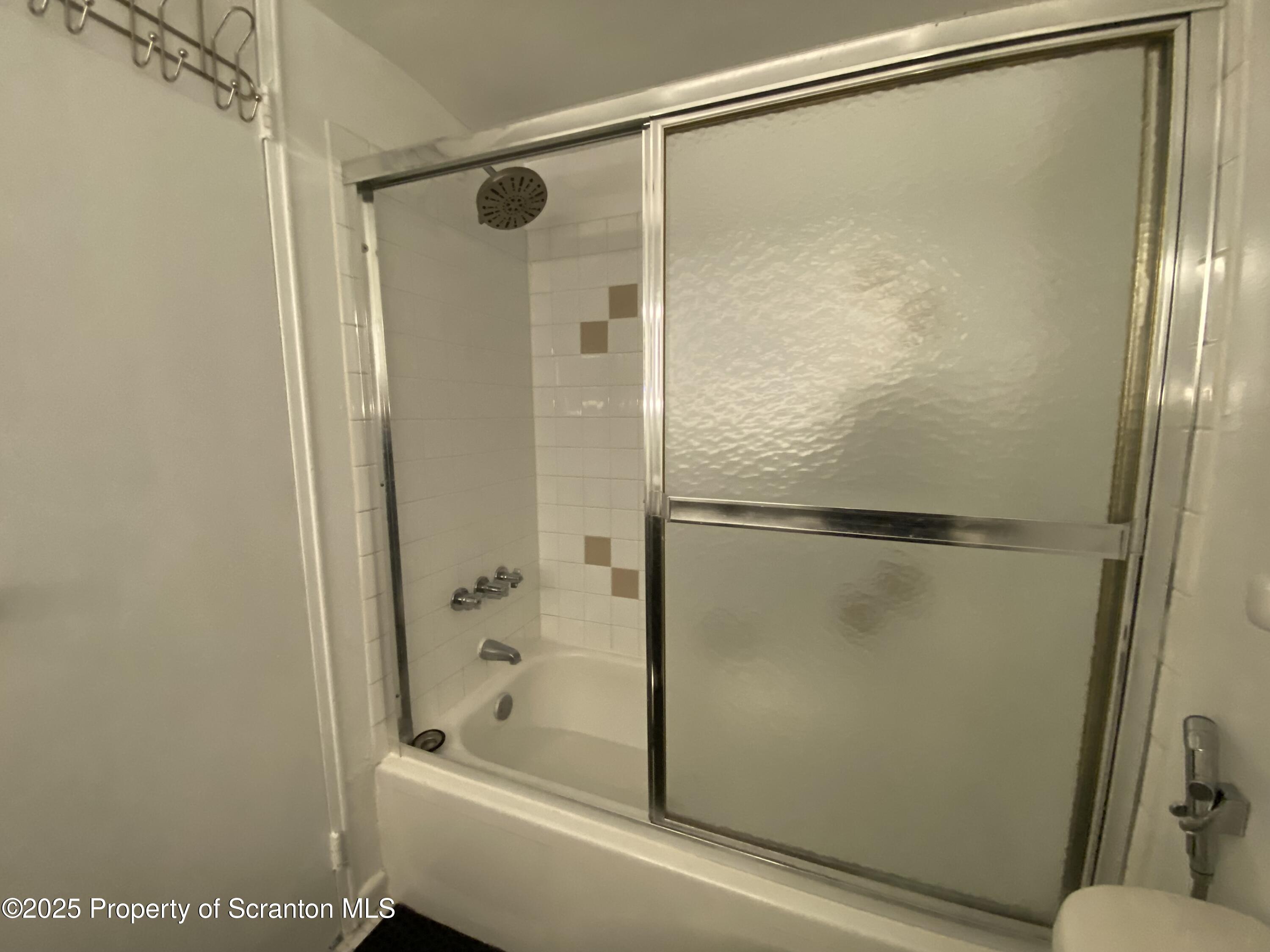 1501 Summit Pointe Scranton, PA 18508 - Photo 14 of 34 IMG_3152