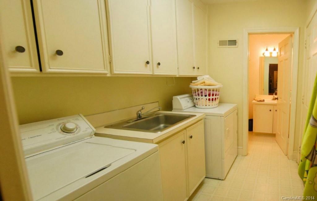 4911 Sentinel Post Road Charlotte, NC 28226 - Photo 8 of 24 Gallery Image 8