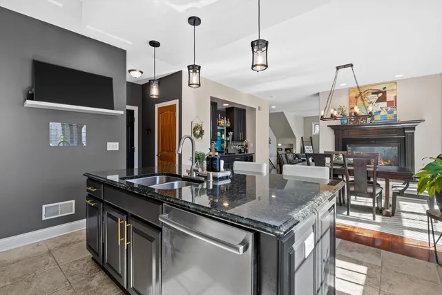 $659,900 | 5009 83rd Street, Pleasant Prairie, WI 53142