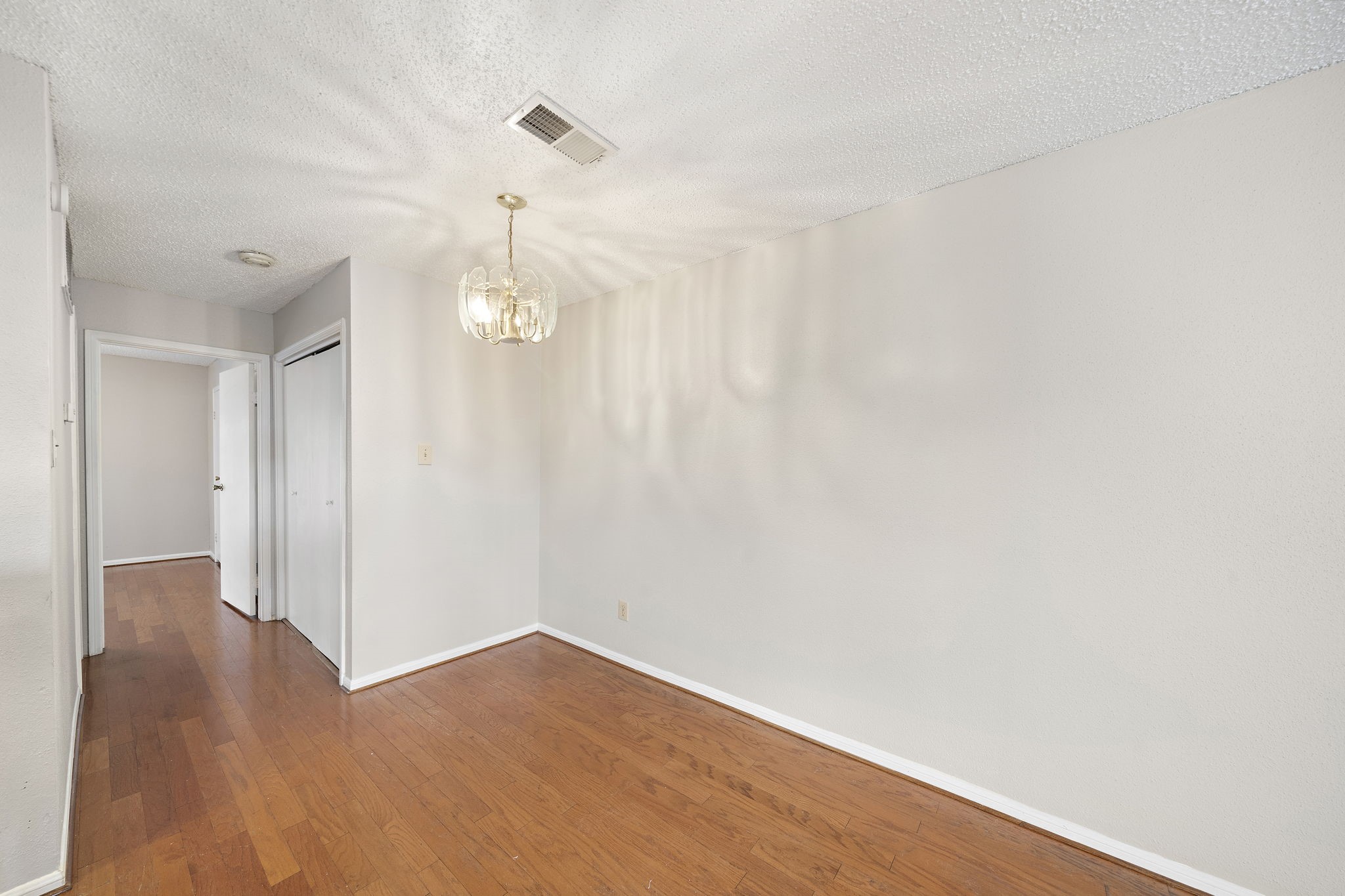 7402 Alabonson Road, Unit 506 Houston, TX 77088 - Photo 7 of 10