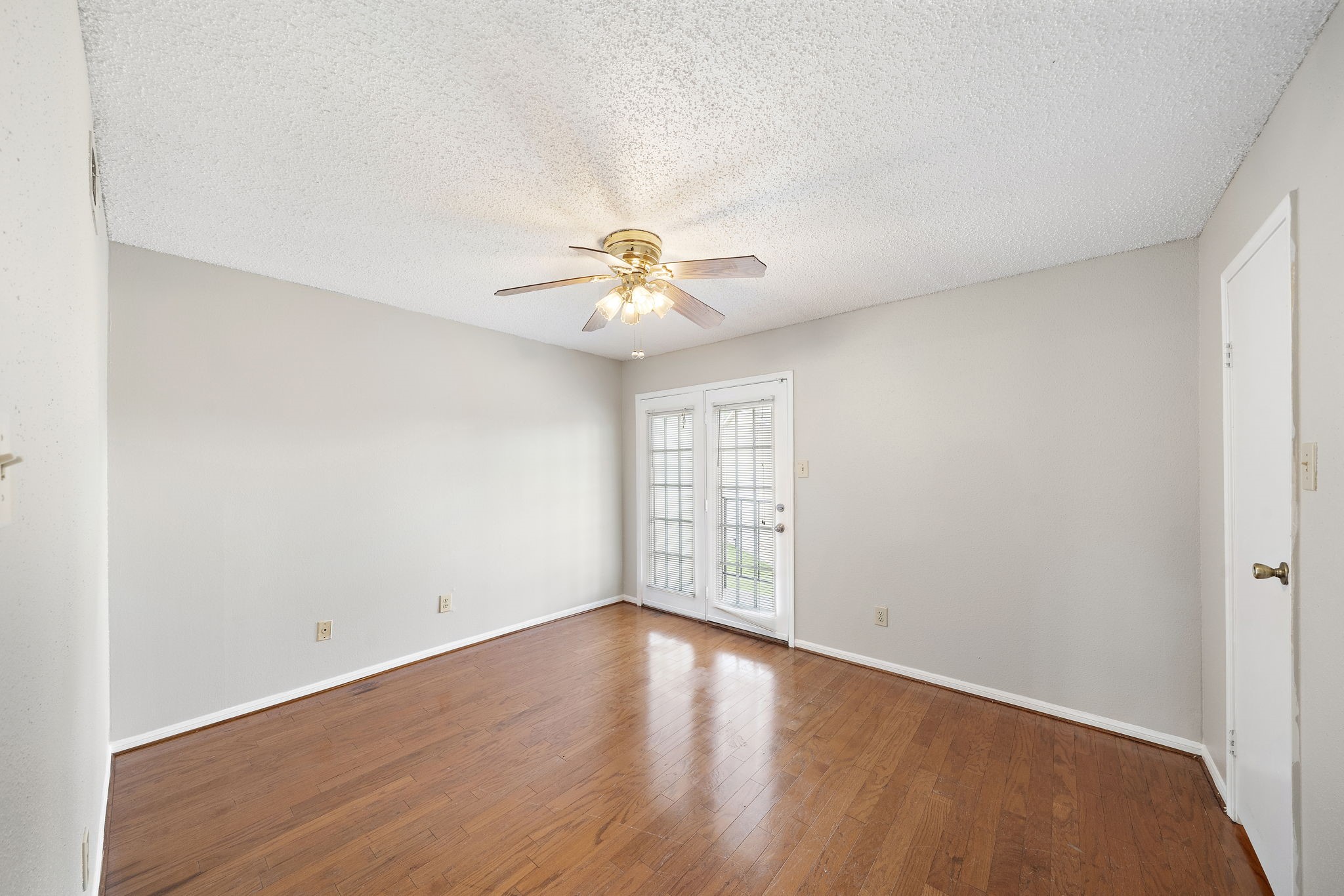 7402 Alabonson Road, Unit 506 Houston, TX 77088 - Photo 9 of 10