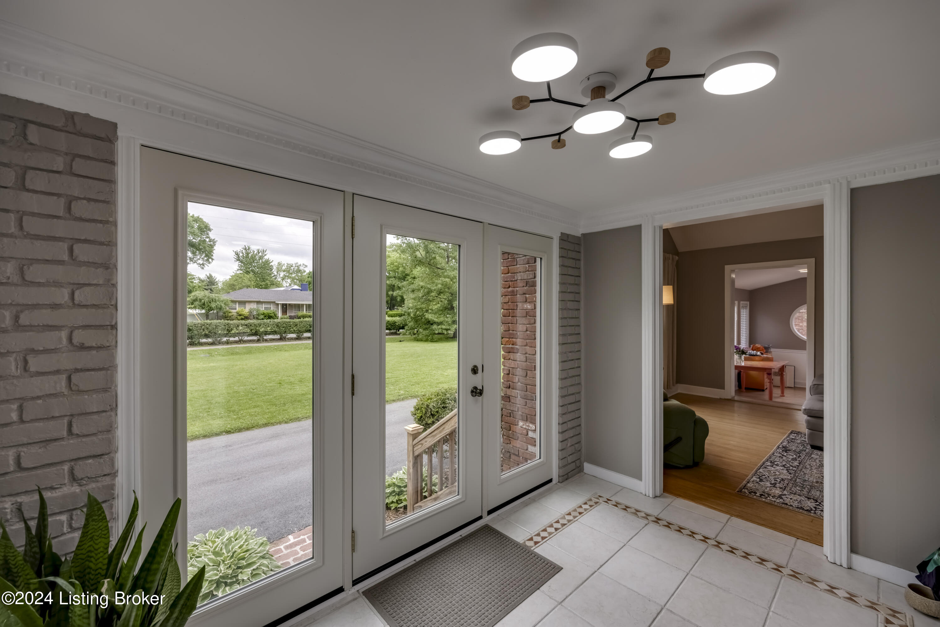 4424 Rudy Lane Louisville, KY 40207 - Photo 4 of 79 2Y0A7937-B