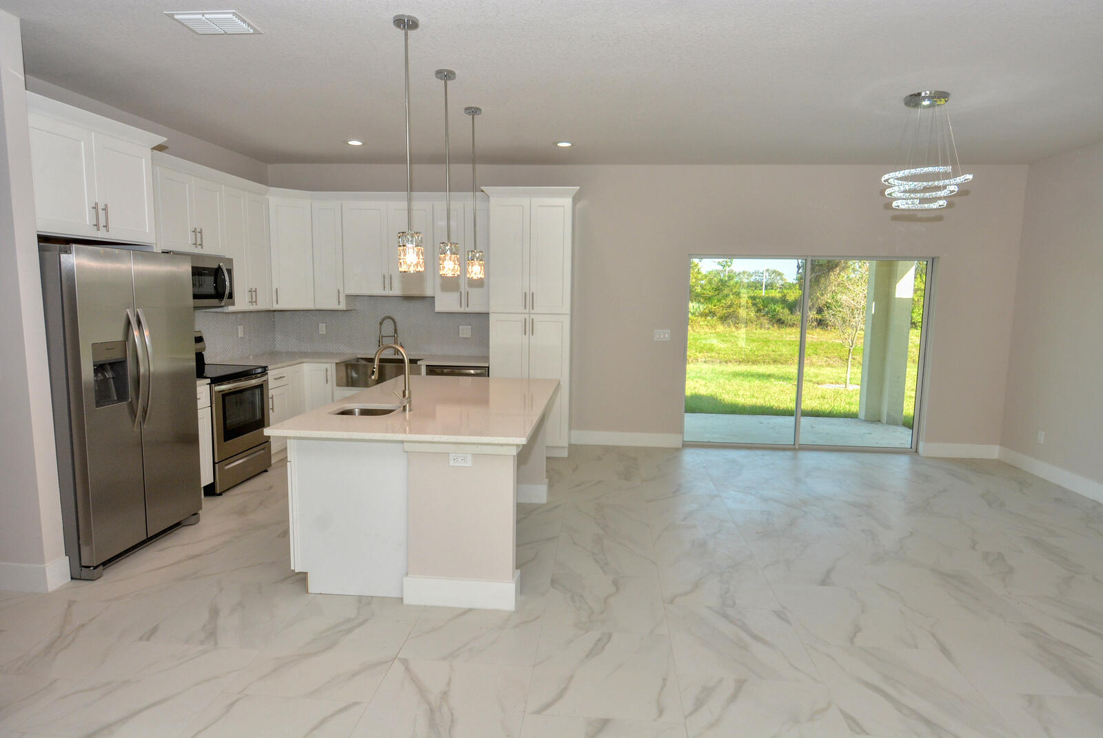 348 Southwest Ridgecrest Drive Port St. Lucie, FL 34953 - Photo 16 of 37 DSC_1185A