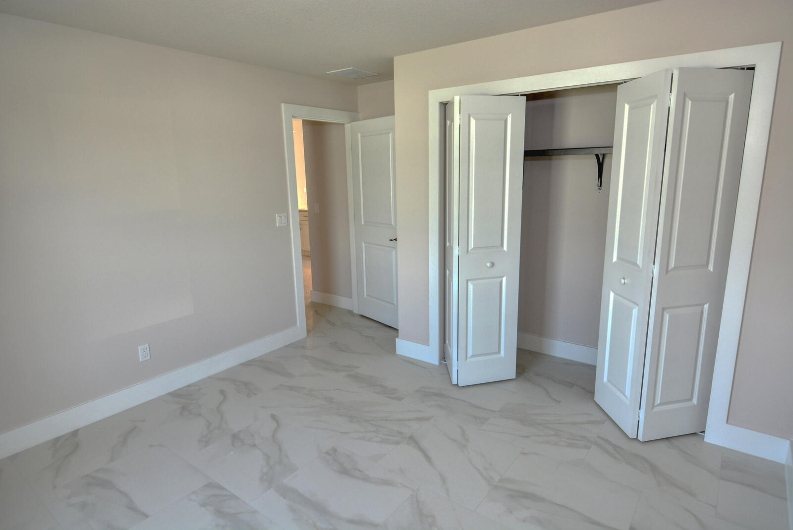 348 Southwest Ridgecrest Drive Port St. Lucie, FL 34953 - Photo 23 of 37 DSC_1212A