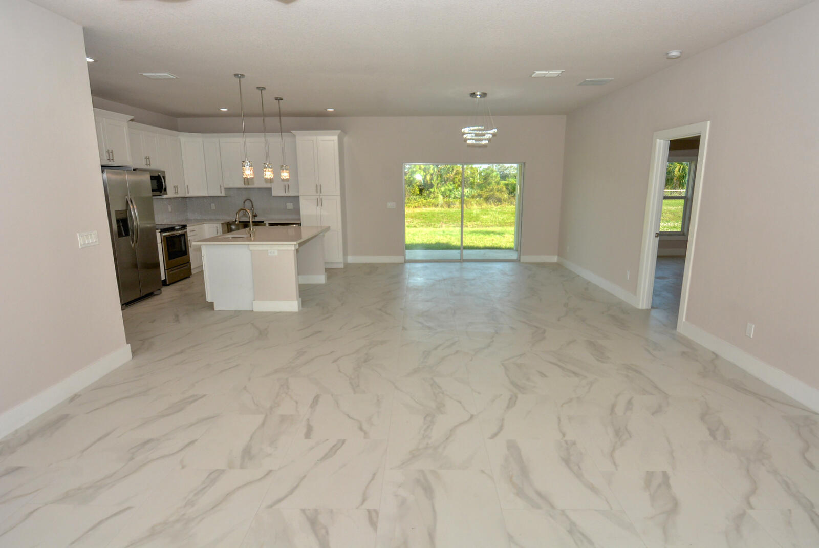 348 Southwest Ridgecrest Drive Port St. Lucie, FL 34953 - Photo 4 of 37 DSC_1170A