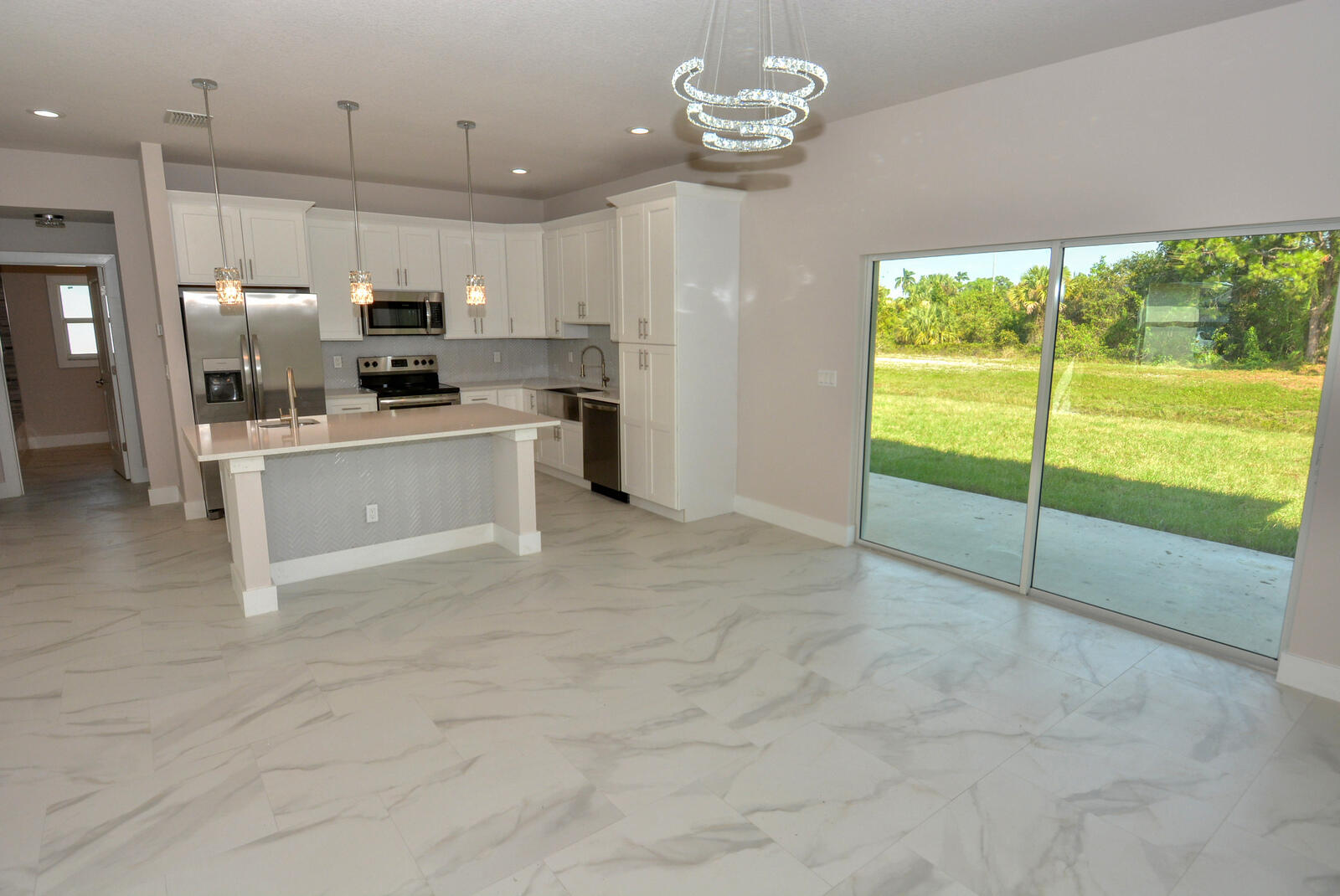 348 Southwest Ridgecrest Drive Port St. Lucie, FL 34953 - Photo 9 of 37 DSC_1173A