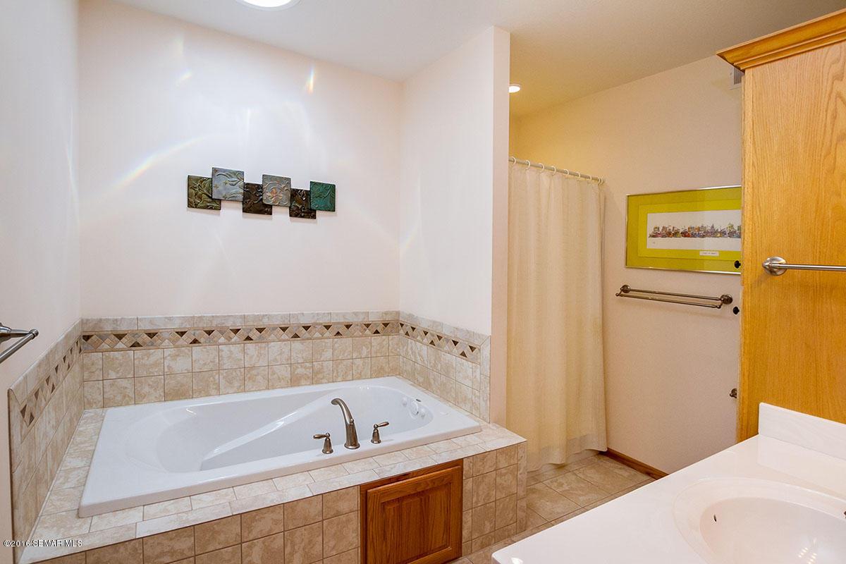 3218 James Lane Northeast Rochester, MN 55906 - Photo 11 of 24 Gallery Image 11