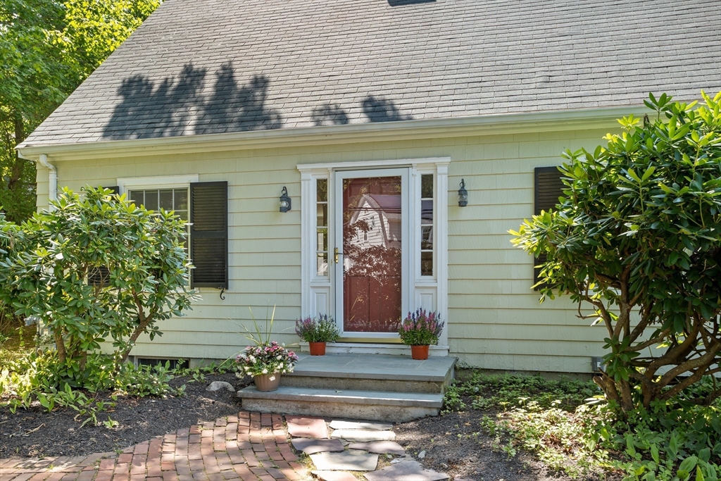 38 Wachusett Drive Lexington, MA 02421 - Photo 2 of 30 a front view of a house