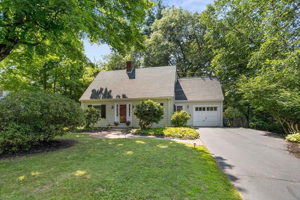 38 Wachusett Drive Lexington, MA 02421 - Photo 29 of 30 a front view of a house with garden