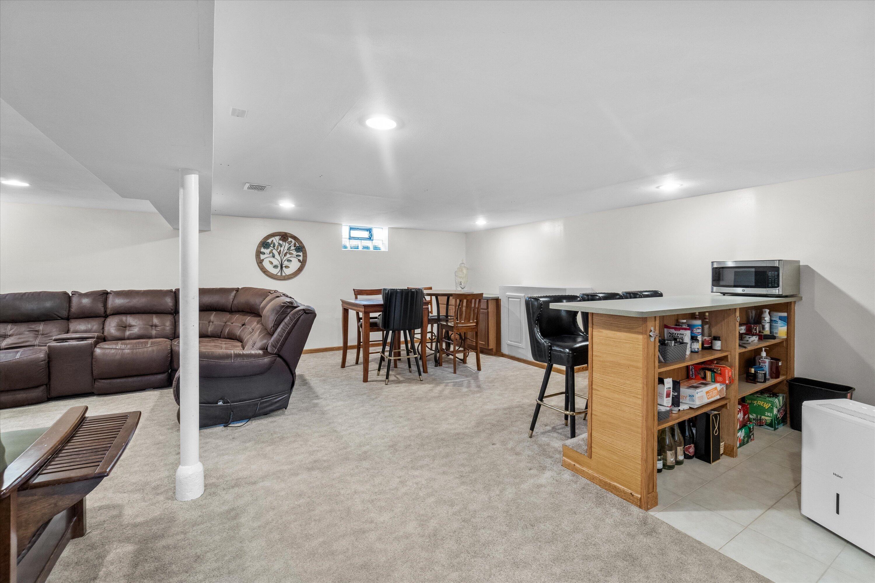 3225 South 80th Street Milwaukee, WI 53219 - Photo 20 of 29 Finished living area