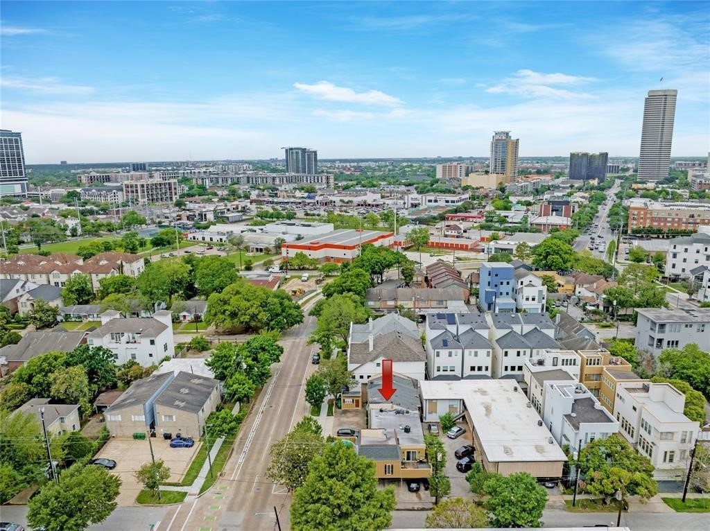 1815 Commonwealth Street, Unit D Houston, TX 77006 - Photo 21 of 23 an aerial view of a city with lots of residential buildings