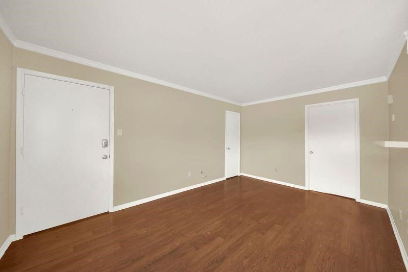 1815 Commonwealth Street, Unit D Houston, TX 77006 - Photo 3 of 23 a view of empty room