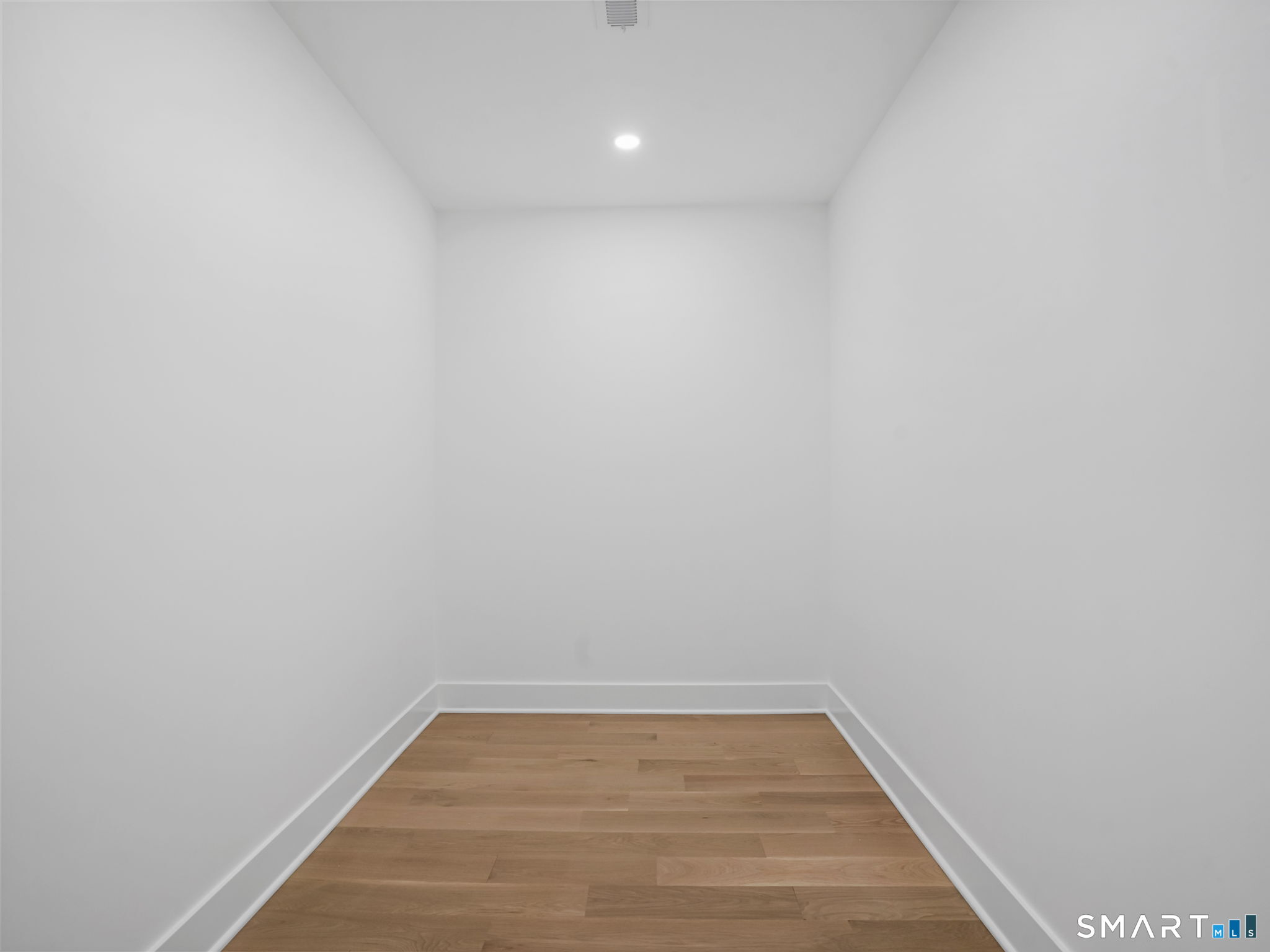 47 West Norwalk Road Norwalk, CT 06850 - Photo 25 of 39 2nd floor primary closet
