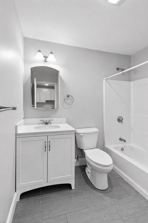9 Needhams Landing Road, Unit 107 Lynn, MA 01905 - Photo 2 of 5