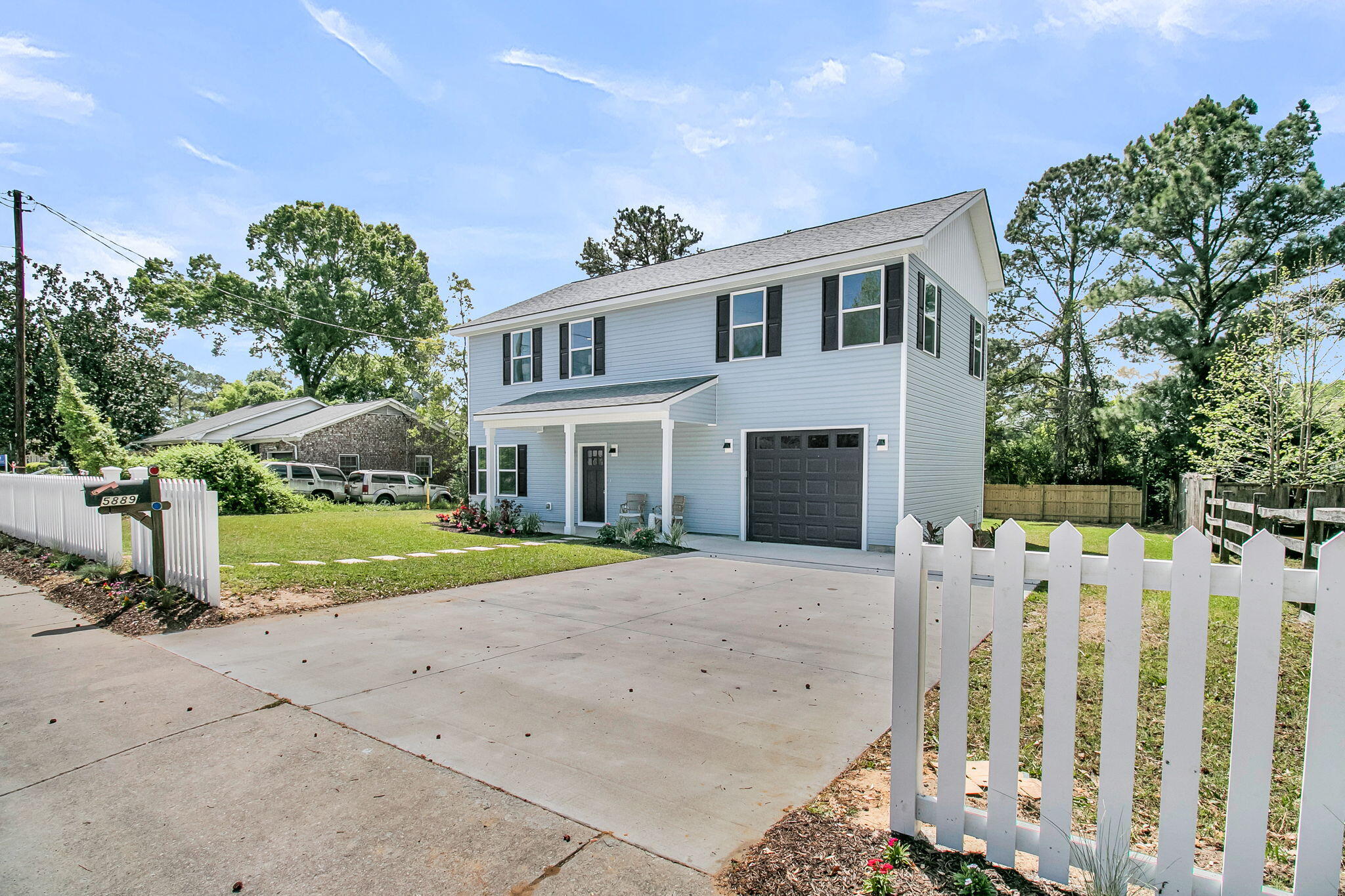 5889 North Rhett Avenue Hanahan, SC 29410 - Photo 2 of 31