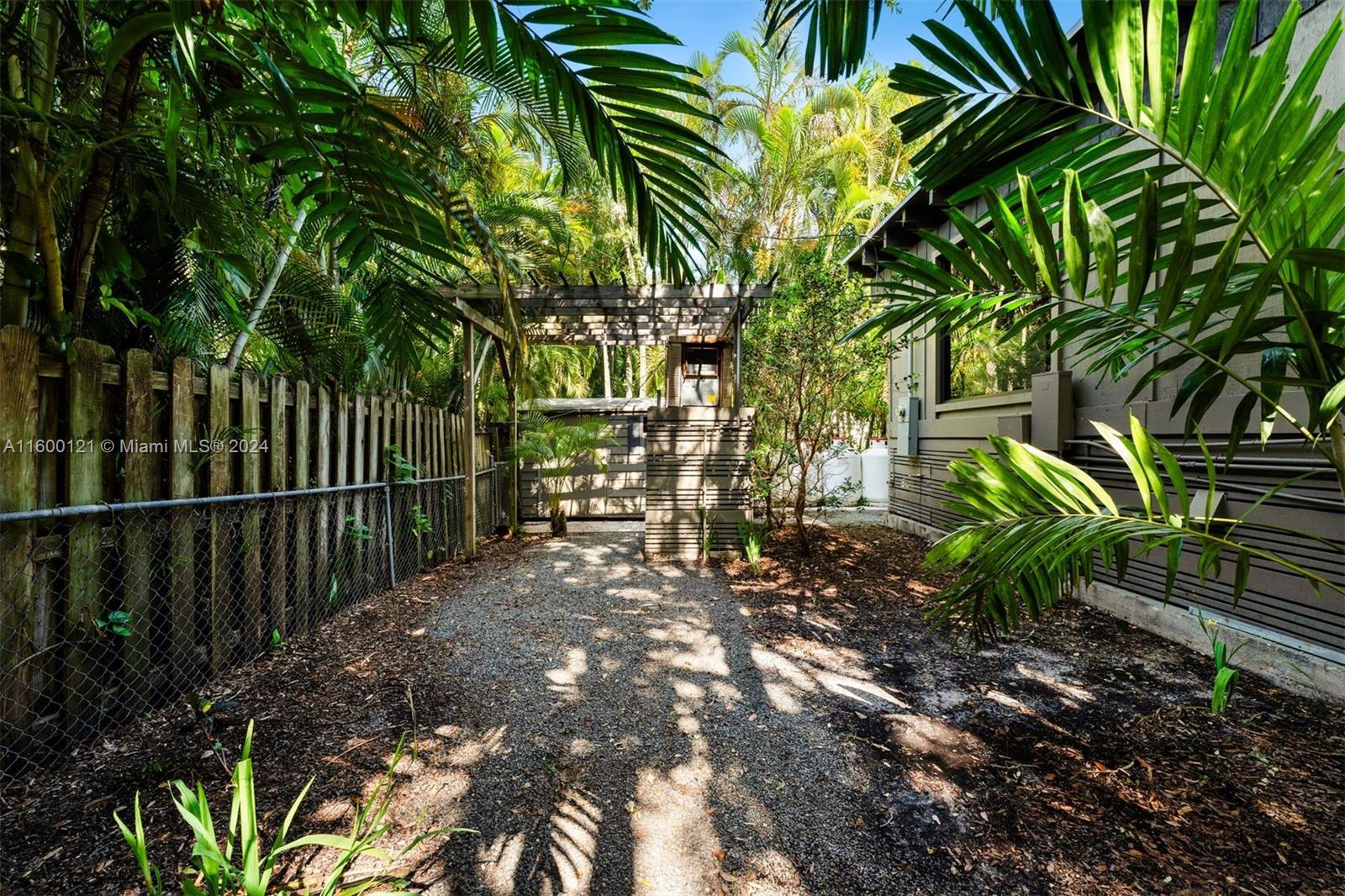 3630 Battersea Road Miami, FL 33133 - Photo 58 of 81 Gallery Image 58