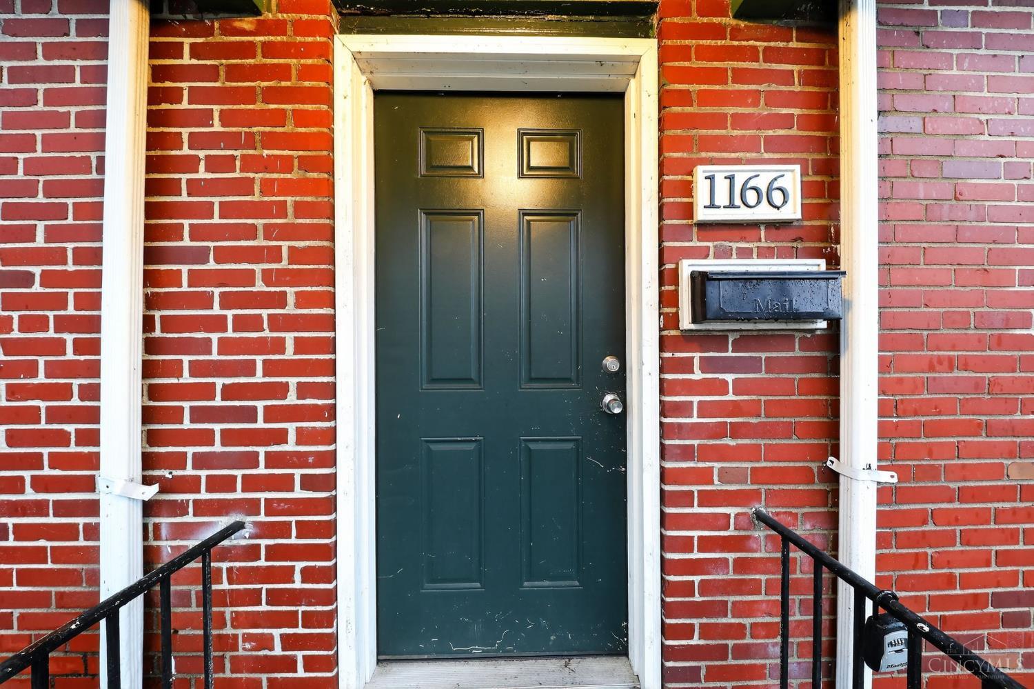 1166 Groesbeck Road Cincinnati, OH 45224 - Photo 2 of 33