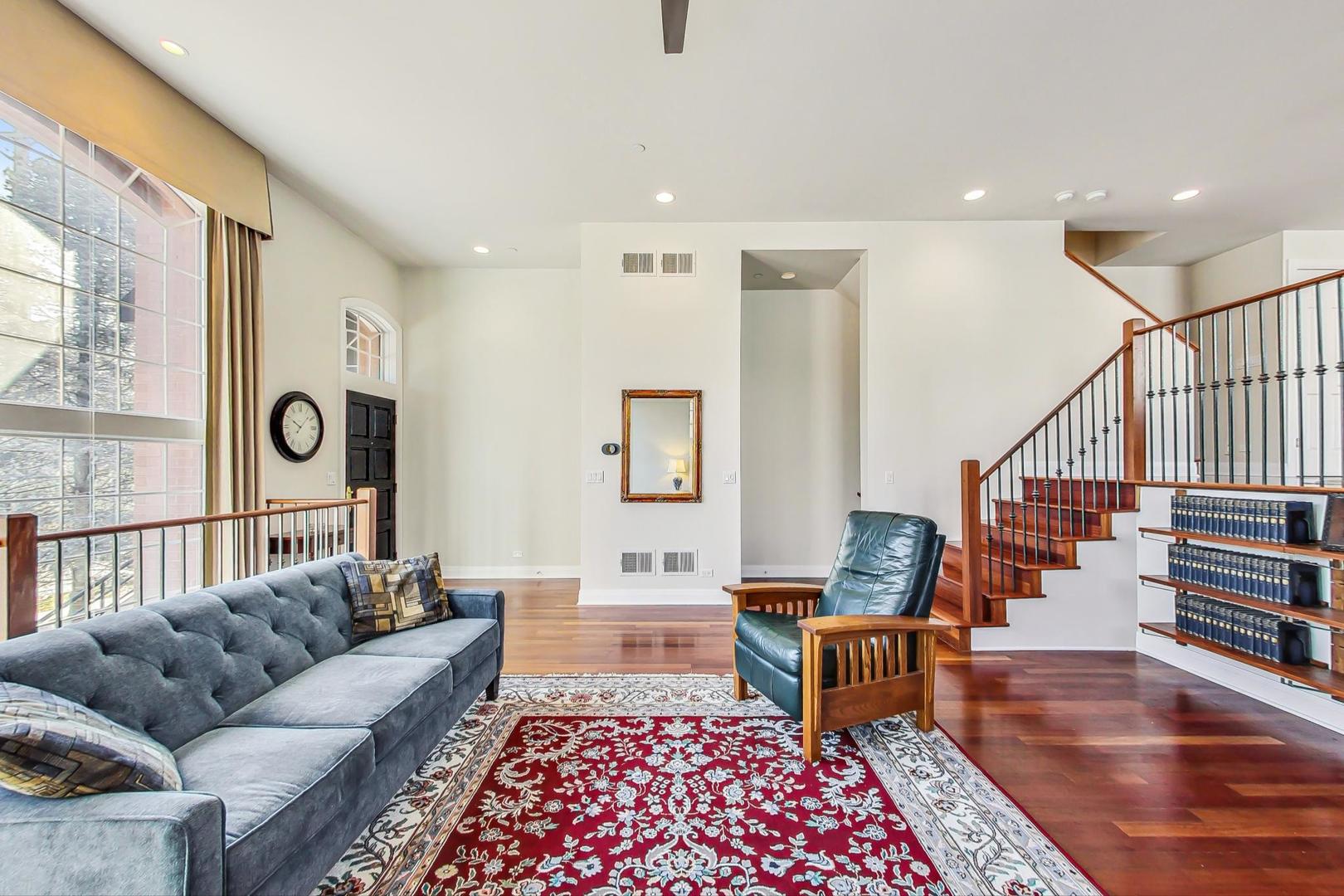 116 South Dee Road Park Ridge, IL 60068 - Photo 4 of 39 Gallery Image 4