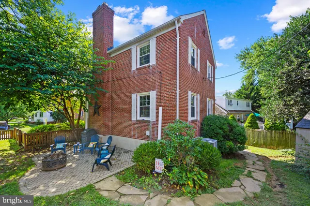front view of house with a yard