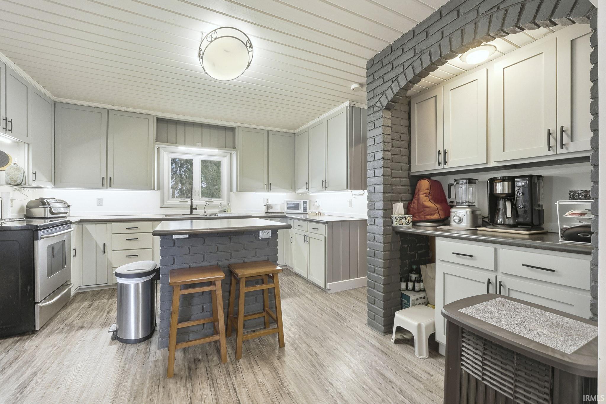 9955 Highway 120 Howe, IN 46746 - Photo 8 of 27