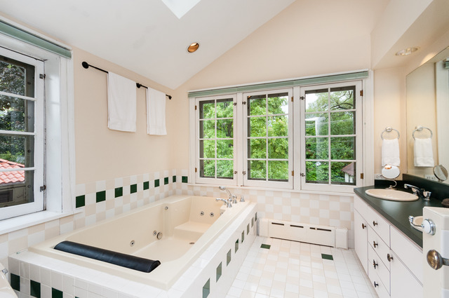 511 Lathrop Avenue River Forest, IL 60305 - Photo 17 of 25 a large white kitchen with a large window