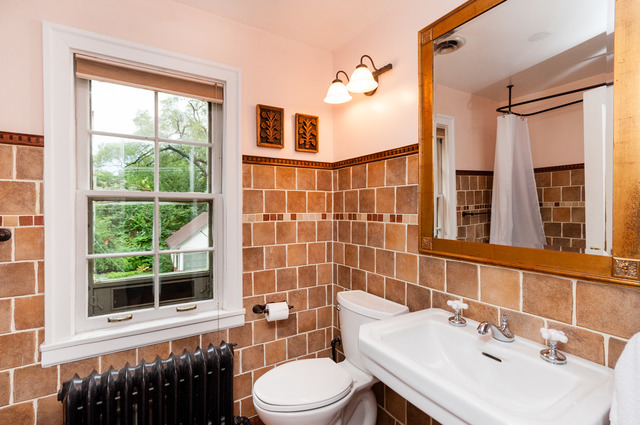 511 Lathrop Avenue River Forest, IL 60305 - Photo 20 of 25 a bathroom with a sink a toilet and shower