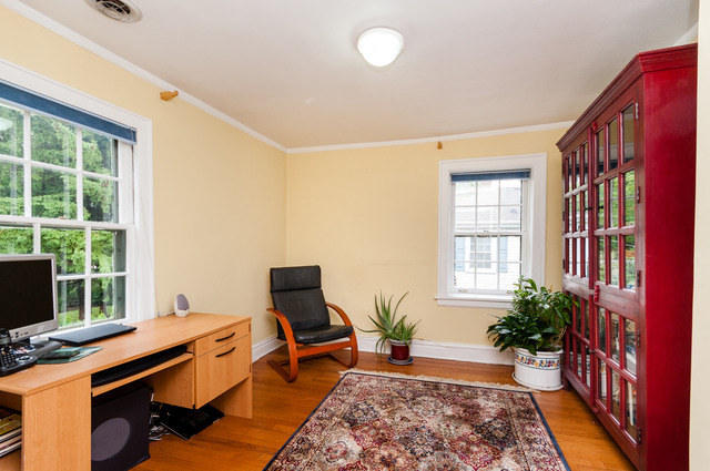 511 Lathrop Avenue River Forest, IL 60305 - Photo 21 of 25 a room with furniture and a window