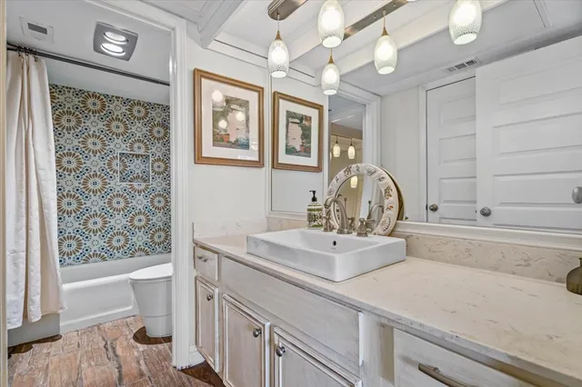 $2,750 | 143 World Of Tennis Square, Unit D143, Lakeway, TX 78738