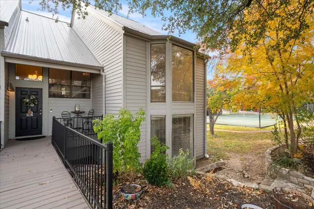 $2,750 | 143 World Of Tennis Square, Unit D143, Lakeway, TX 78738