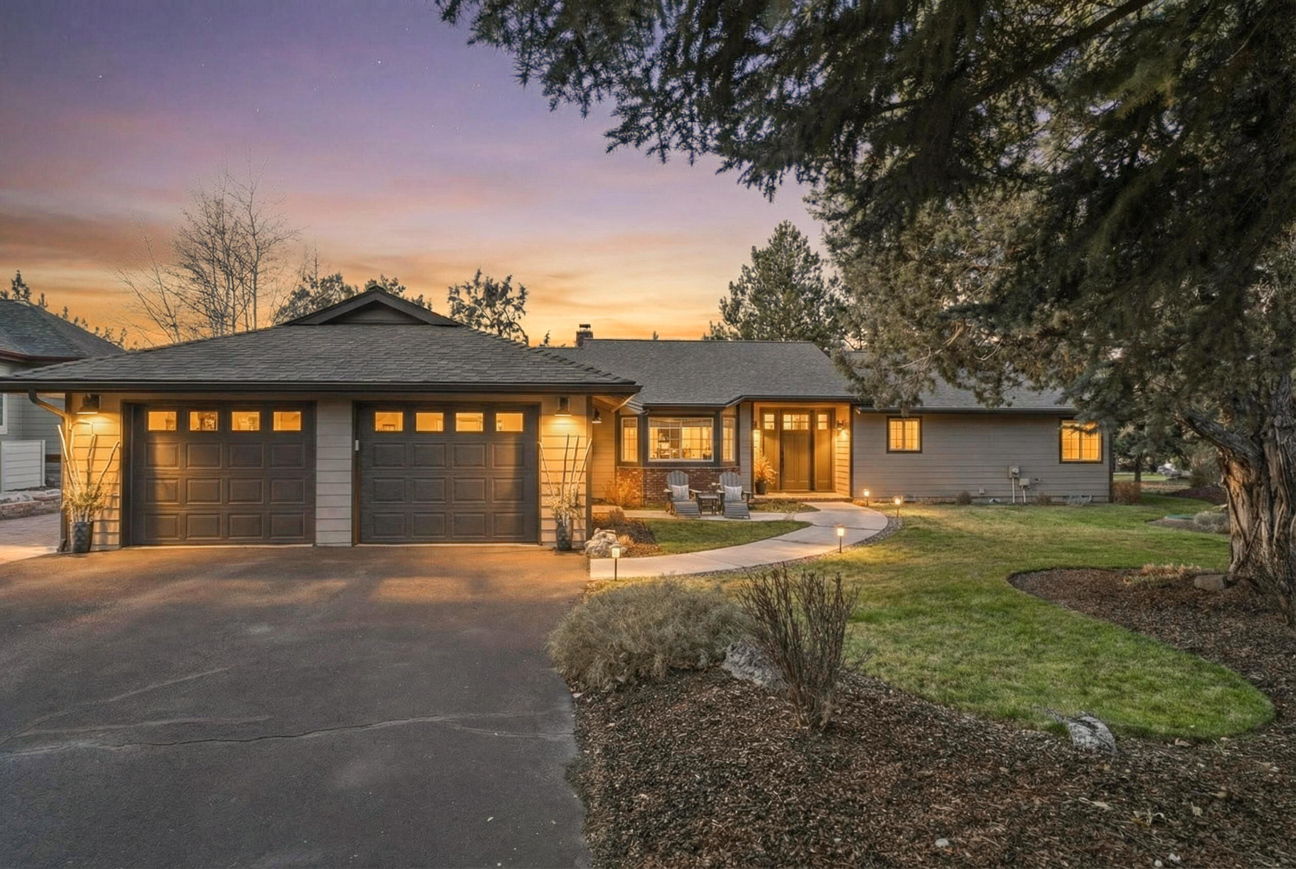 2001 Condor Court Redmond, OR 97756 - Photo 1 of 39 Twilight