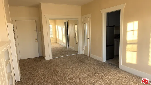 a view of entryway with front door