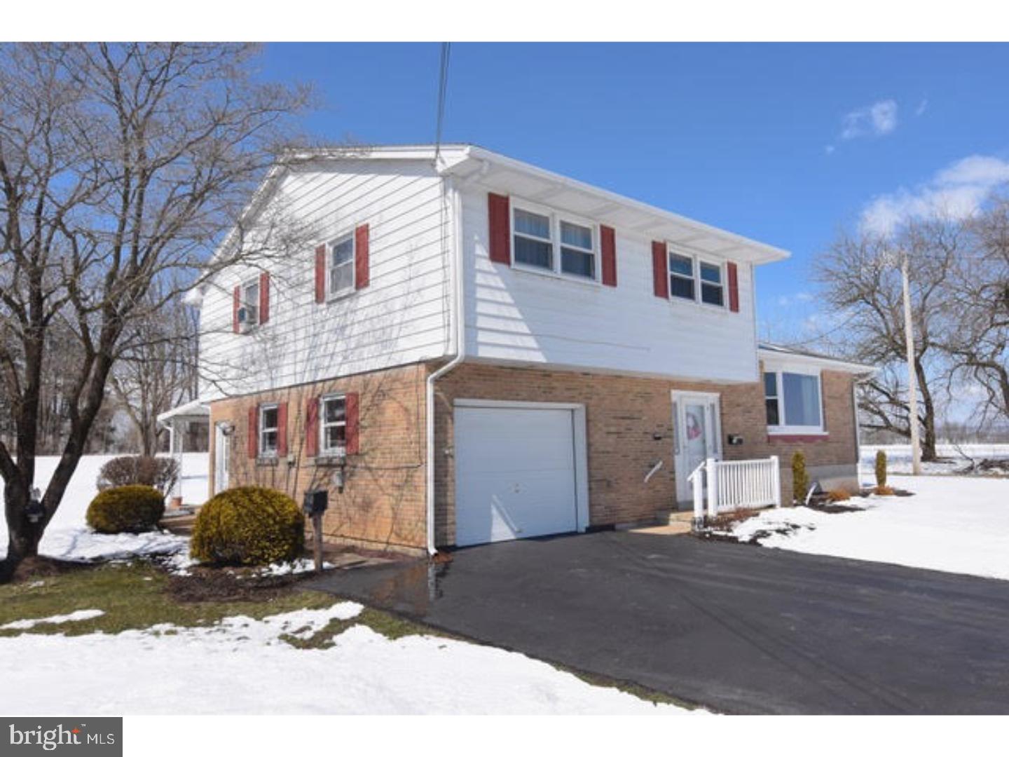 22 Radcliff Road Womelsdorf, PA 19567 - Photo 2 of 23 Gallery Image 2