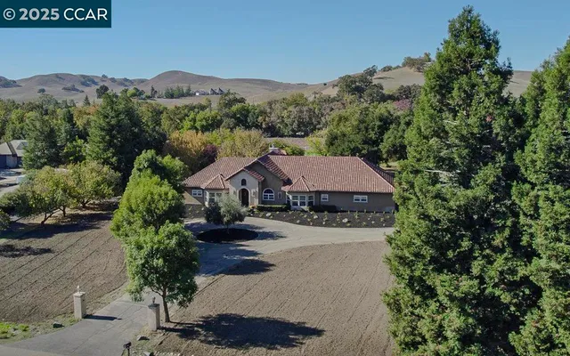 $3,900,000 | 5655 Bruce Drive, Danville, CA 94588
