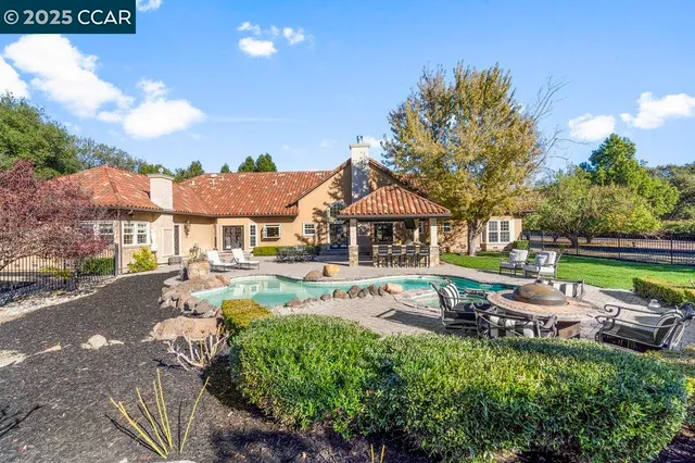 $3,900,000 | 5655 Bruce Drive, Danville, CA 94588