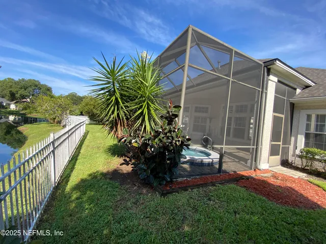 a view of lake background with house