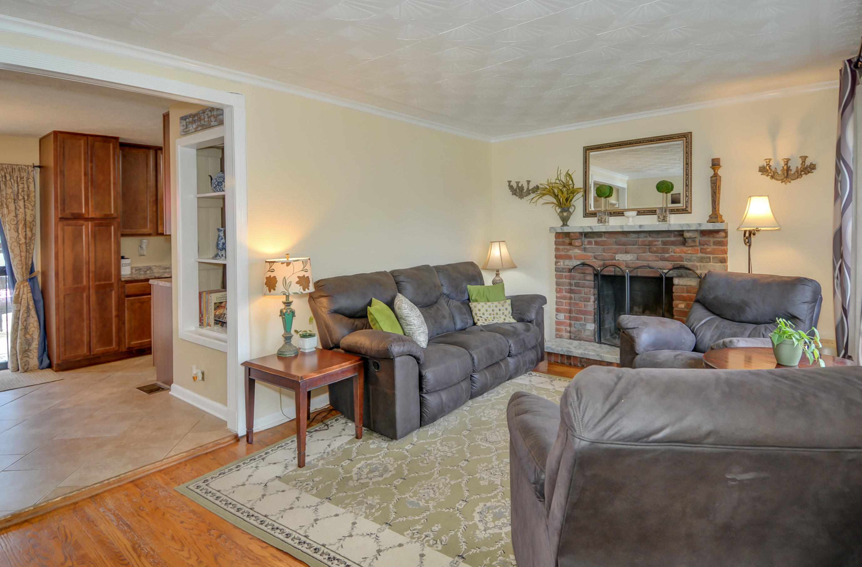 6309 Hunters Grove Road Louisville, KY 40216 - Photo 5 of 36 6309HuntersGroveRd-5