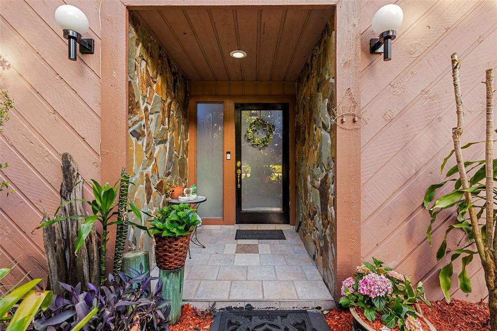 17301 Estes Road Lutz, FL 33548 - Photo 2 of 56